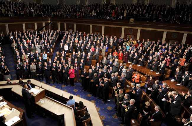 Senadores republicanos piden acuerdo en Congreso de EE.UU. para atacar Siria