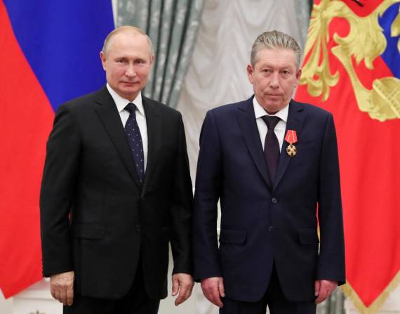 Ravil Maganov recibió el premio a la trayectoria del presidente Vladimir Putin en 2019.