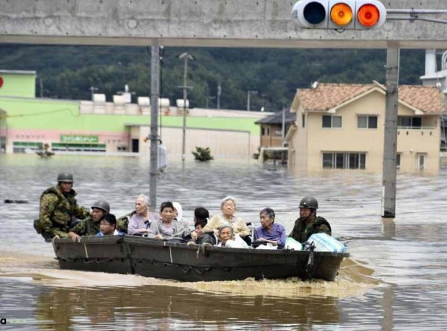 Intensas lluvias en Japón dejan al menos 100 muertos