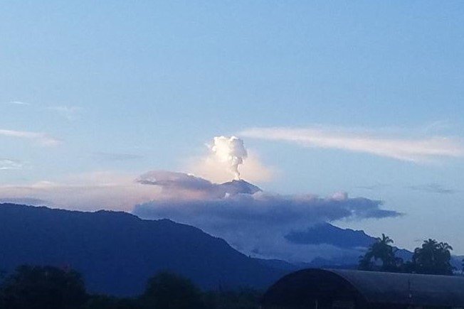Ceniza en poblaciones de Morona por volcán Sangay
