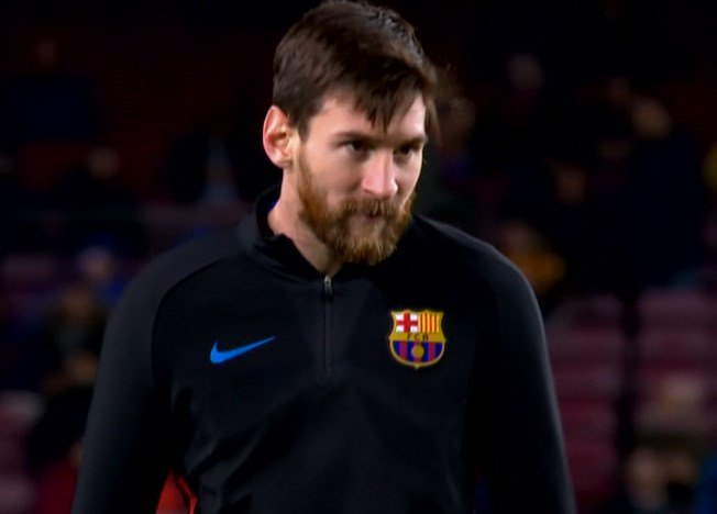 Messi tuvo un incidente con grupo de hinchas en el aeropuerto