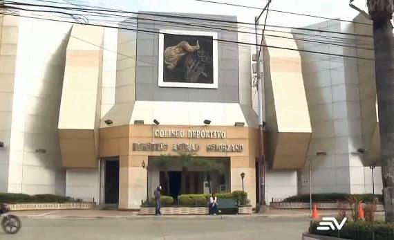 El coliseo Humberto Andrade Solórzano está ubicado en la cabecera cantonal de Samborondón.