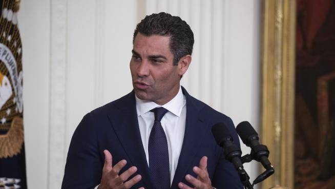 El alcalde de Miami sortea entradas para el debut de Messi entre quienes aporten a su campaña presidencial