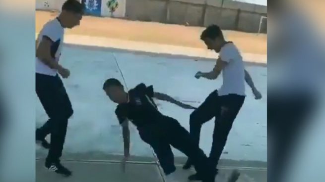 Guayaquil: estudiante se lesiona por reto viral ´&#039;Rompe cráneos&#039;