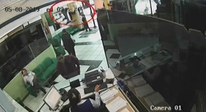 Balacera durante robo en agencia financiera en Bolívar
