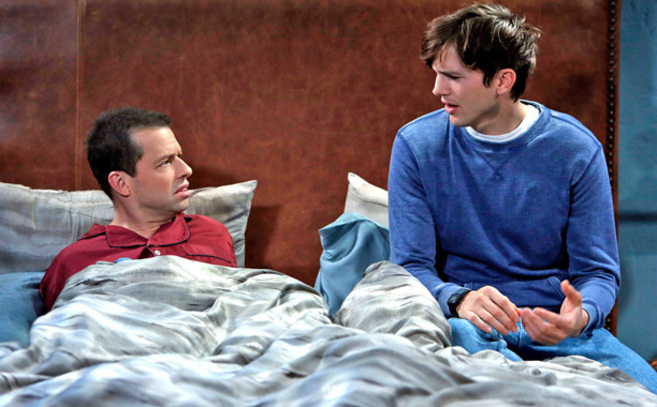 Los protagonistas de &quot;Two and a half men&quot; se casan y adoptan un niño