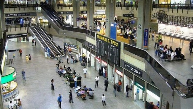 Brasil recibe 9.471,8 millones de dólares por dos aeropuertos para el Mundial