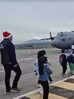 200 niños de Cotopaxi volaron por primera vez gracias a programa de la FAE.