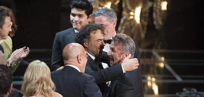 Sean Penn no ofrecerá disculpas por broma racista en los Óscar