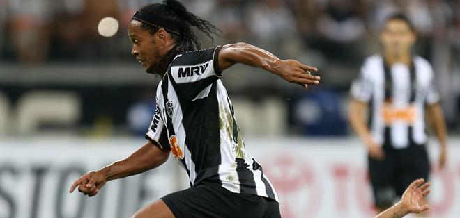Ronaldinho Gaúcho sale del Atlético Mineiro, su futuro es desconocido