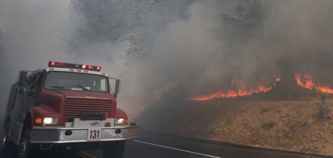 EE.UU.: bomberos logran controlar un 30% del incendio en Yosemite