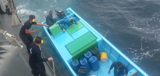Ecuador detiene a tres chinos y un peruano en operativo contra pesca ilegal