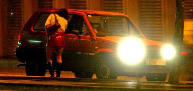 Prostitutas de Zúrich abandonan la calle para trabajar en &quot;garajes del sexo&quot;