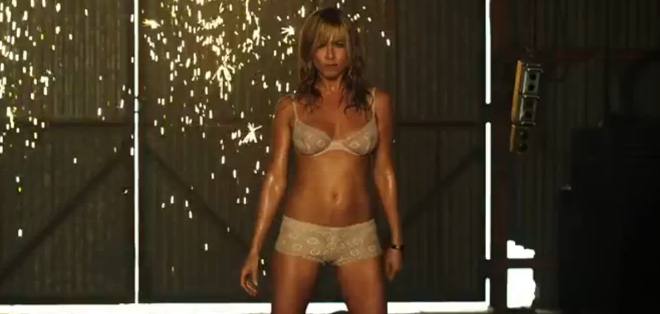 VIDEO: Jennifer Aniston se convierte en una stripper profesional en &#039;We&#039;re the Millers&#039;