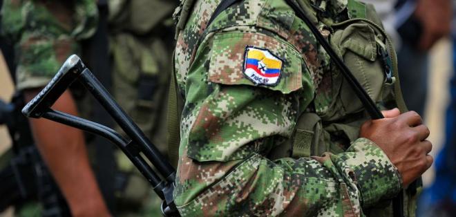 50 imputaciones a jefes de FARC se suspenden tras acuerdo con Gobierno en Cuba