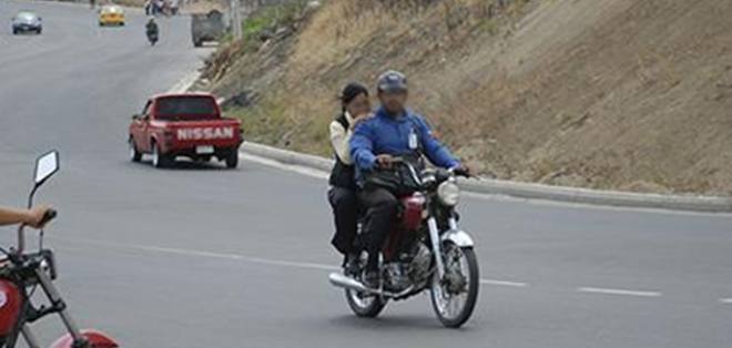 Manta restringirá movilización de dos personas en una moto