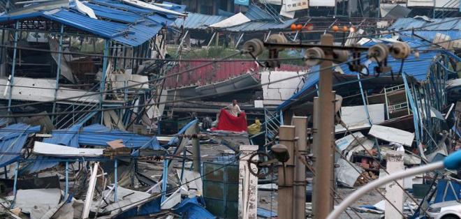 Tianjin trata de sobreponerse a explosiones que han causado 50 muertos