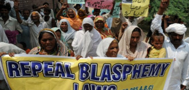 Pakistán: juez desestima caso contra clérigo que acusó a niña de blasfemia