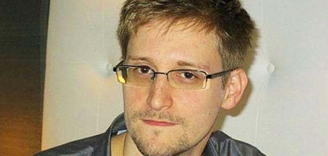 Snowden dejará en las próximas horas el aeropuerto de Moscú, según Interfax