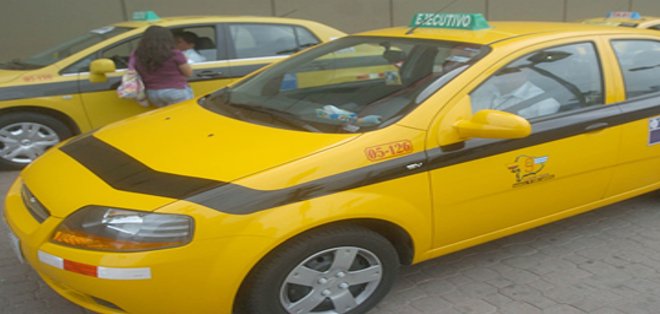 Iniciaron operativos contra taxis ilegales