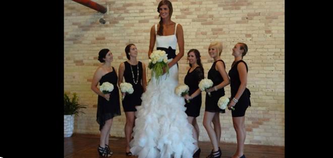 El secreto de la mujer más alta del mundo