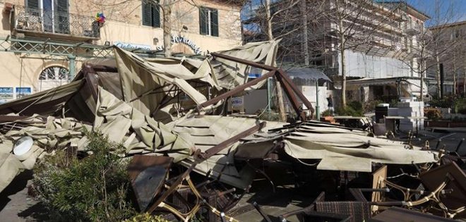Un muerto y una treintena de heridos por fuertes vientos en norte de Italia