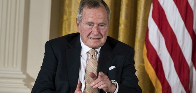 Expresidente Bush padre permanecerá hospitalizado el fin de semana