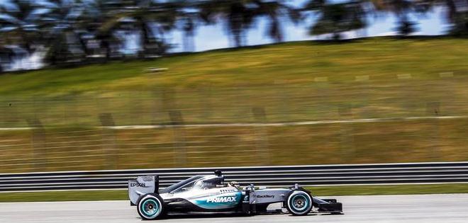 Lewis Hamilton vuelve a dominar en Malasia