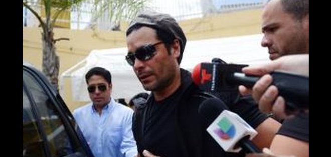 Desconsolado Chayanne en el velorio de su madre