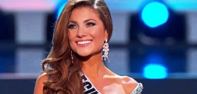 Disfruta del Video Chat con nuestra miss Ecuador Constanza Baez