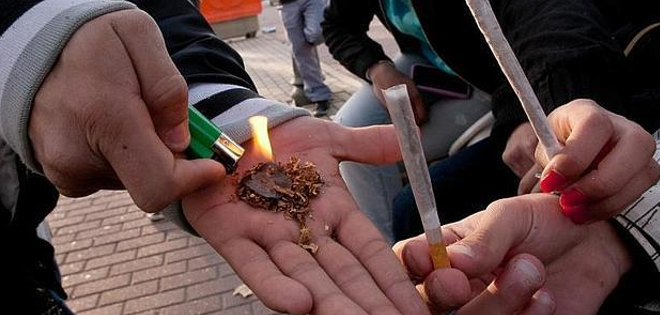 Consumir o comercializar: el destino de los jóvenes amenazados por el microtráfico