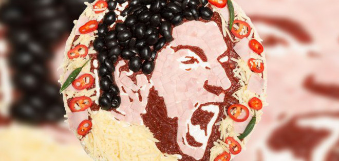 Los ingleses diseñan una pizza para &quot;morder&quot; a Luis Suárez