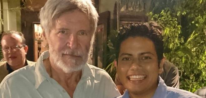 Harrison Ford llega a Guayaquil y elogia su clima y su comida