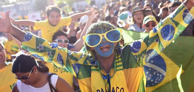 Presidenta llama a brasileños a hinchar intensamente por Brasil ante Colombia