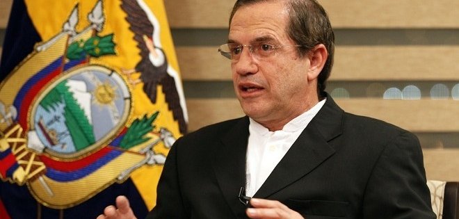 Ricardo Patiño viaja a Rusia para afianzar relaciones diplomáticas