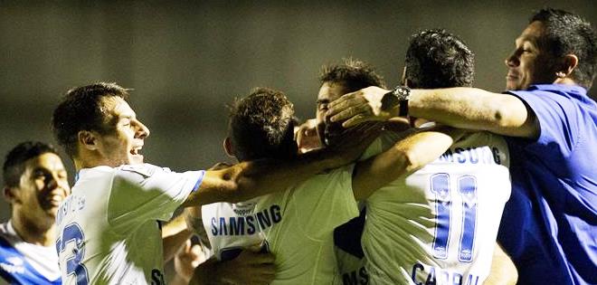 Vélez Sarsfield nuevo puntero del torneo argentino de fútbol