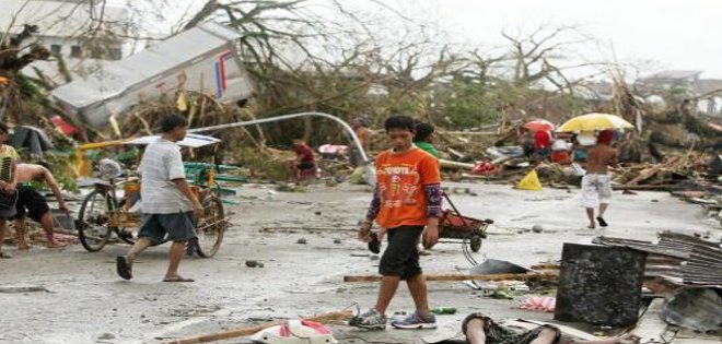 La UE destinará 10 millones de euros más de ayuda a Filipinas tras el tifón