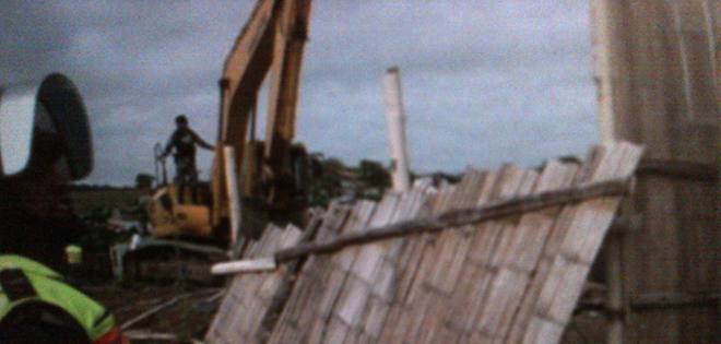 Enfrentamientos durante operativo de desalojo masivo en Monte Sinaí