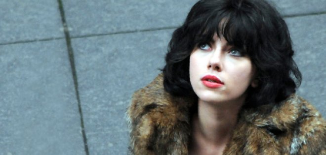Scarlett Johansson, una sexy alienígena que no convence en Venecia