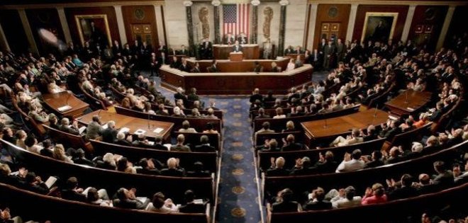 Senado de EE.UU. alcanza acuerdo para elevar techo de deuda y reabrir Gobierno