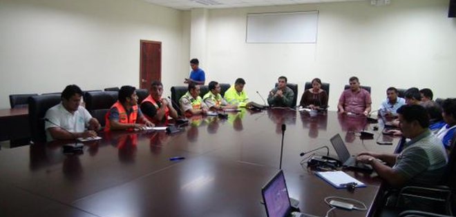 Vía Lago Agrio - Quito permanece bloqueada por deslizamientos de tierra