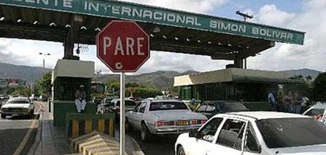 Venezolano Maduro prorroga indefinidamente cierre parcial de frontera con Colombia