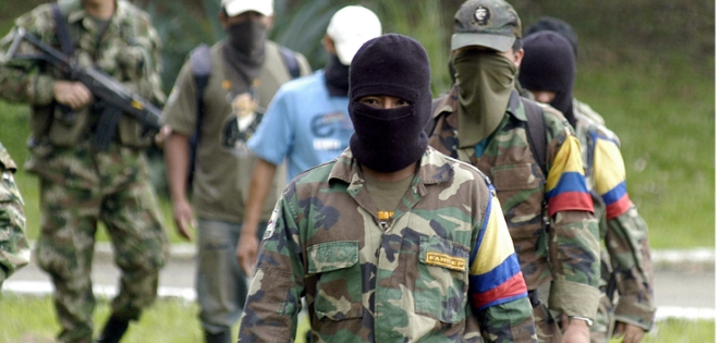 Mueren dos policías en ataque atribuido a FARC en el suroeste de Colombia