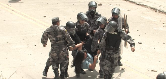 Bloqueos e incidentes en vías se mantienen pese a estado de excepción