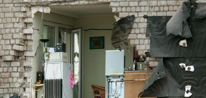2 personas mueren por derrumbe parcial de edificio en Francia
