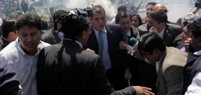 Prisión para un policía acusado de participar en sublevación contra Correa