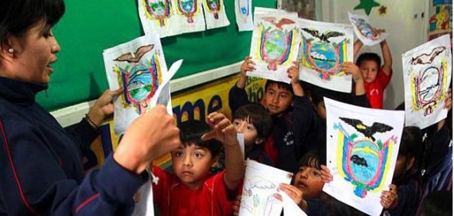 Ecuador conmemora hoy el Día del Escudo