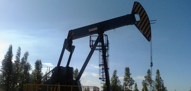 Precio del petróleo sube impulsado por diálogos de productores