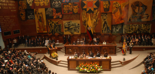 Alianza Pais busca asegurar 92 votos para aprobar enmiendas constitucionales