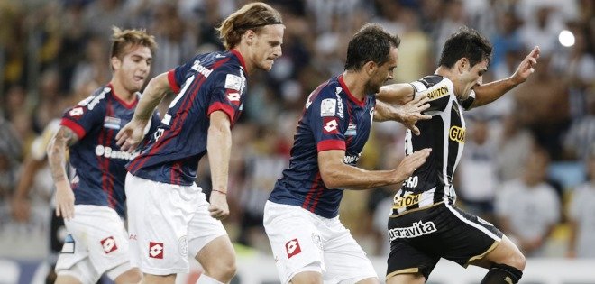 San Lorenzo y Botafogo juegan ante atenta mirada de Independiente